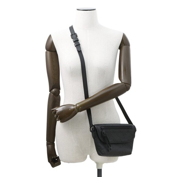 LOUIS VUITTON Pulse Wearable Wallet Monogram Shadow Noir M12636 - Picture 3 of 11